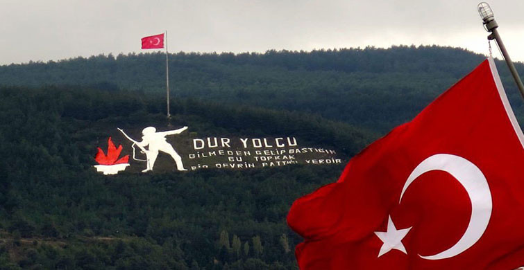 Dur Yolcu Şiirini Kim Yazdı?