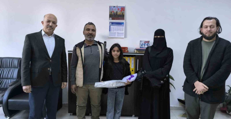 Duyarlı Genç: Suriyeli Rahaf'ın Takdire Şayan Davranışı