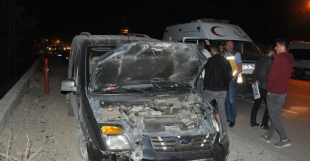 Duyarlı Sürücü Karşıdan Gelen Arabaya Çarpmamak İçin Duvara Girdi