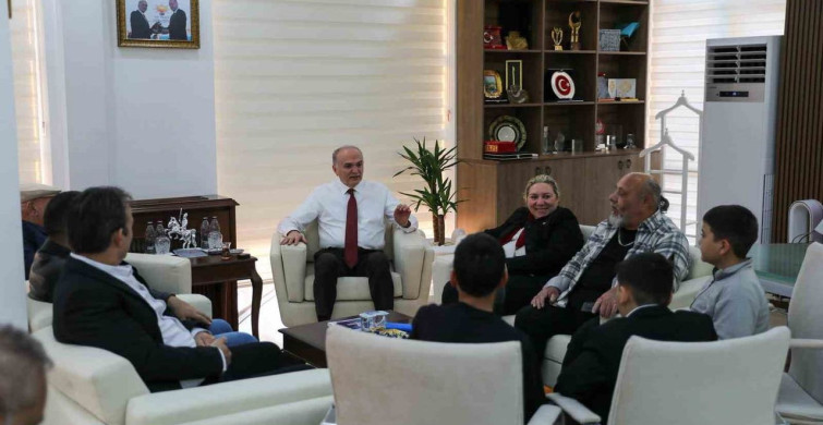 Düzce Belediye Başkanı Faruk Özlü'den Küçük Müzisyenlere Destek
