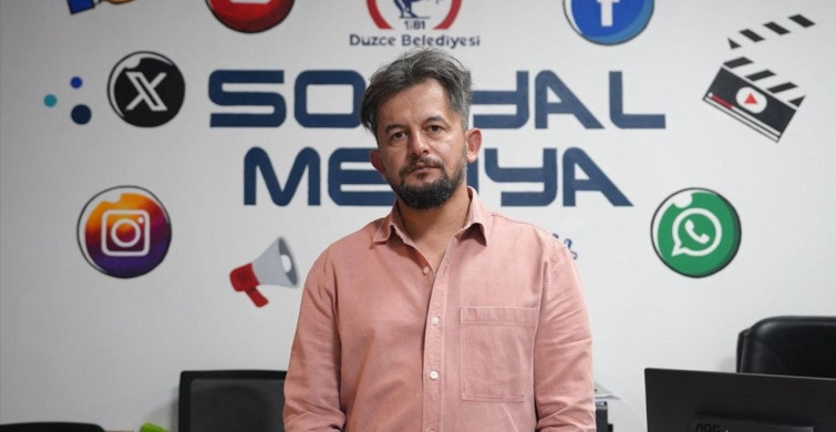 Düzce Belediyesi'nin Temizlik İşçisinden Duygulandıran Bayrak Davranışı