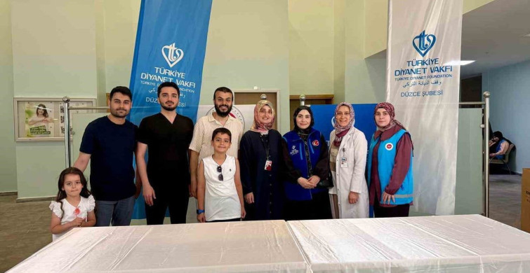 Düzce hastane personeline aşure ikramı