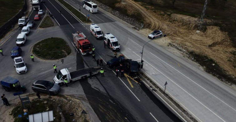 Düzce Kavşağında Feci Kaza: İtfaiye Müdahale Etti