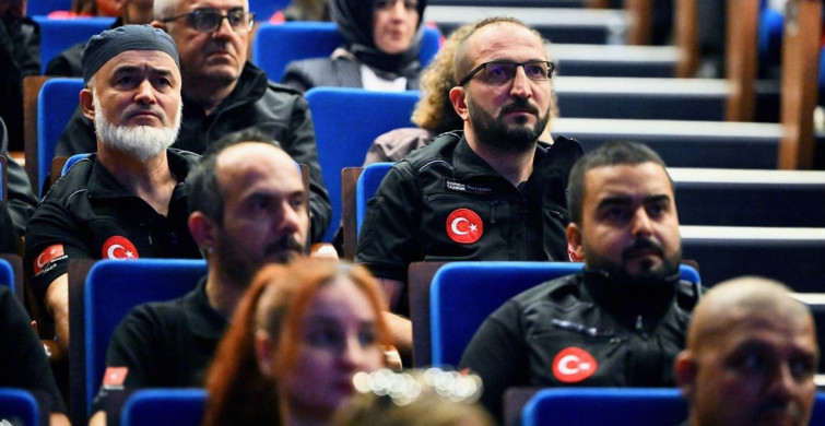 Düzce'de Afetlerde Gönüllülük ve Liderlik Sempozyumu Düzenlendi