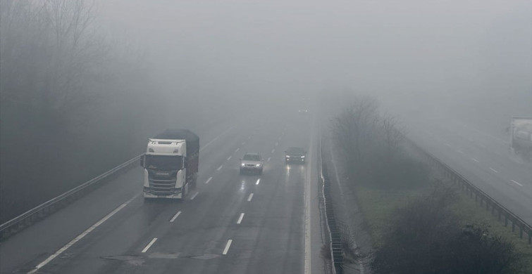 Düzce'de Anadolu Otoyolu'nda Sis Uyarısı