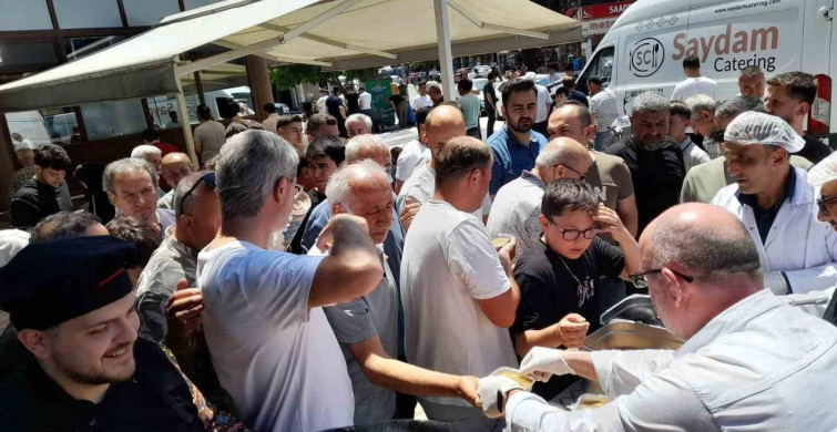 Düzce'de aşure günü etkinliğiyle bin kişiye ikram yapıldı