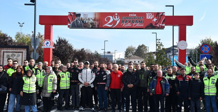 Düzce'de Cumhuriyet'in 102. Yılı Motosiklet Turu İle Kutlandı Düzce'de Cumhuriyet'in 102. Yılı Motosiklet Turu İle Kutlandı