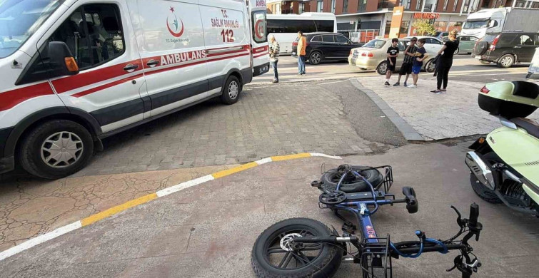 Düzce'de elektrikli bisiklet sürücüsü, otomobile çarpmamak için manevra yaparken düştü