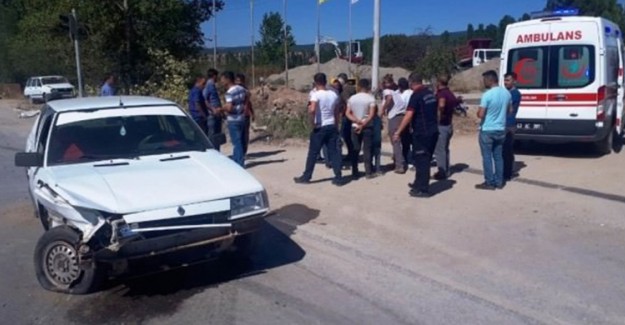 Düzce'de İki Otomobil Çarpıştı: 1 Ölü, 5 Yaralı 