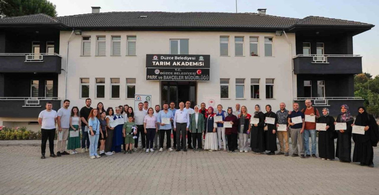Düzce'de ilk kez siyez buğdayı hasat edildi