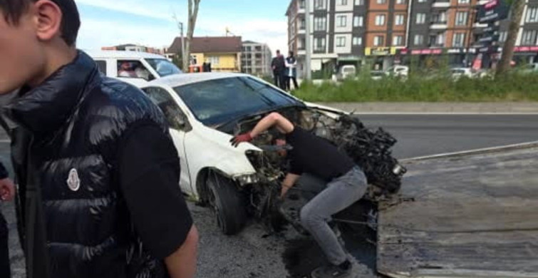 Düzce'de Kazalı Otomobil Refüje Çarptı