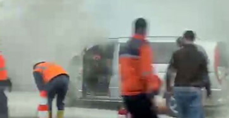 Düzce'de Minibüs Yangını Kontrol Altına Alındı