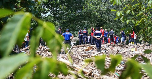 Düzce'de Selde Kaybolanları Arama Çalışmalarına Yarına Kadar Ara Verildi