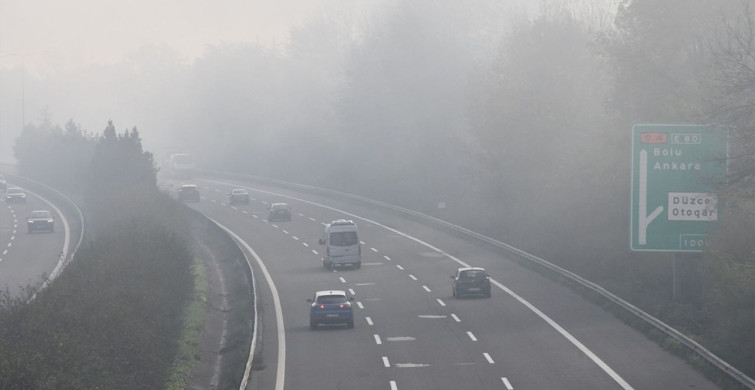 Düzce'de Sis Etkili: Anadolu Otoyolu'nda Görüş Mesafesi Düştü
