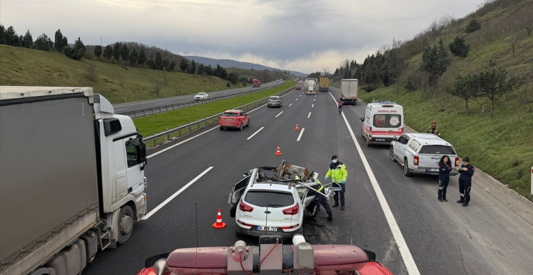 Düzce'de Tırla Çarpışan SUV'de Can Kaybı