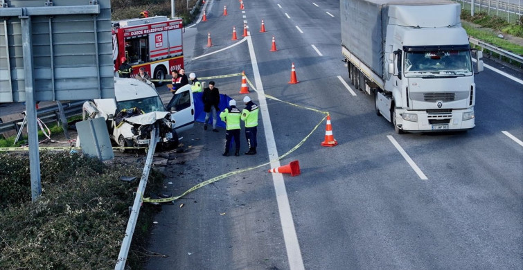 Düzce'de Trafik Kazası: İki Kişi Hayatını Kaybetti