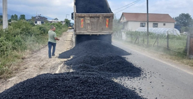 Düzce'de yolların güvenliği için asfalt yama çalışmaları sürüyor