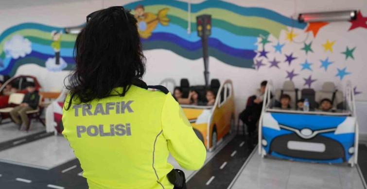 Düzce'deki Trafik Eğitim Parkı ile Öğrenciler Trafik Kurallarını Uygulamalı Olarak Öğreniyor
