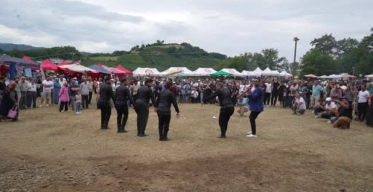 Düzköy kadırga şenliği renkli görüntülerle gerçekleşti