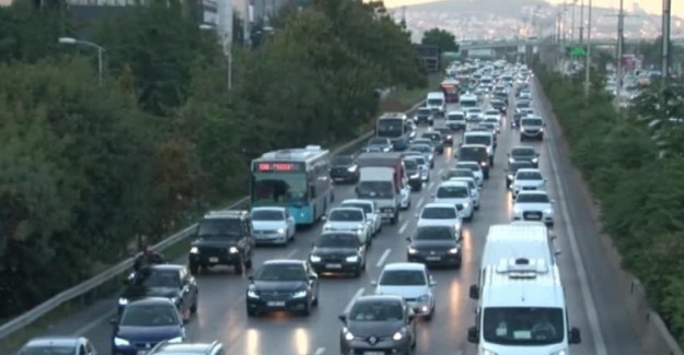 E-5'te Trafiğine Deprem Etkisi