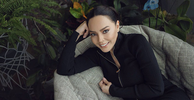 Ebru Gündeş'in Yeni Projesinin Detayları Ortaya Çıktı