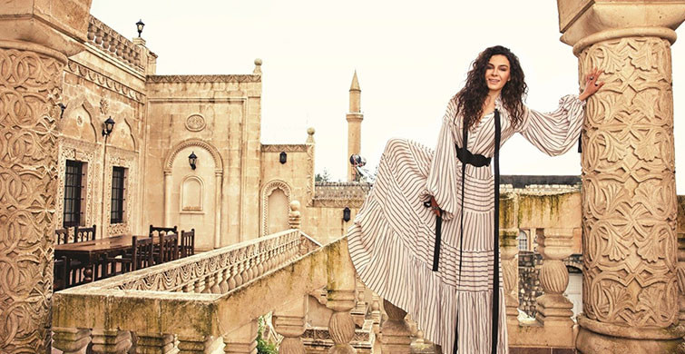 Ebru Şahin Sosyal Medyaya Geri Döndü