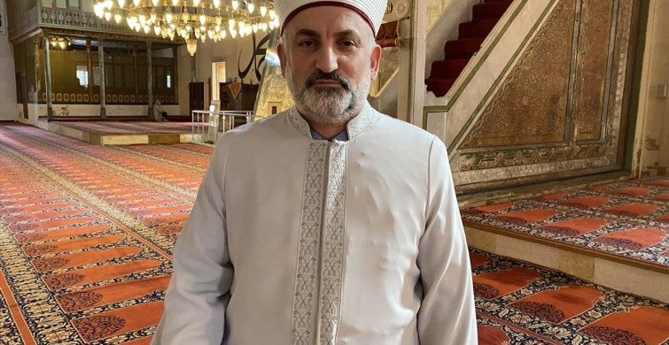 Edirne Eski Cami'de Kılıçla Hutbe Geleneği