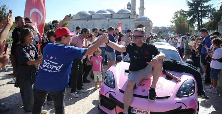 Edirne Selimiye Meydanı'nda Gumball 3000 Rallisi Coşkusu