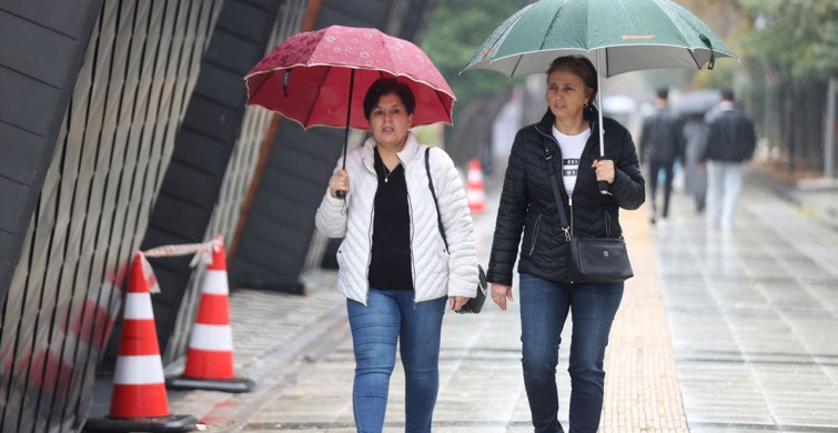 Edirne ve Kırklareli'nde Sağanak Yağışlar Hayatı Olumsuz Etkiliyor