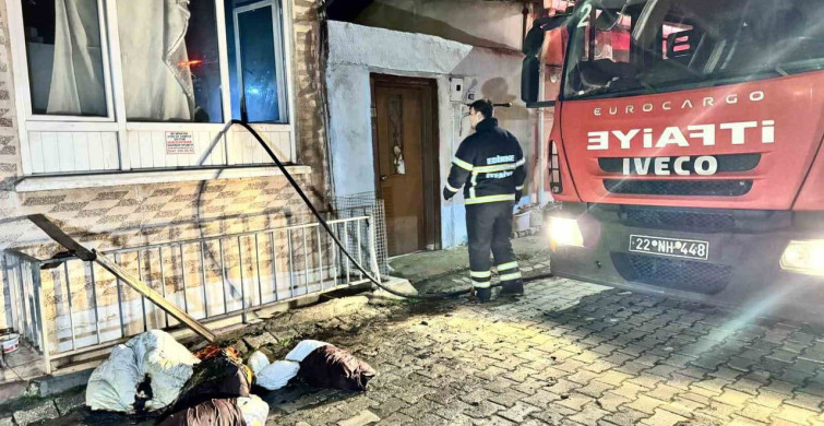 Edirne'de Apartman Dairesinde Yangın
