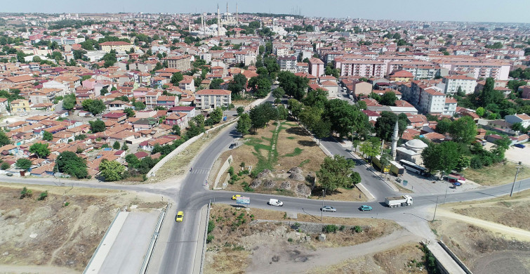 Edirne’de Bir Müteahhit Satış Sözleşmesiyle Sattığı Daireleri Başka Bir Müteahhide Tapu Devriyle Sattı!