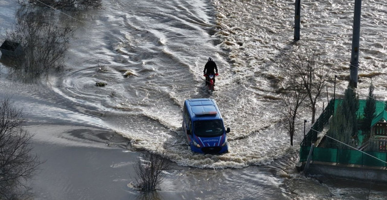 Edirne'de Meriç Nehri Taşkın Tehlikesi Oluşturuyor