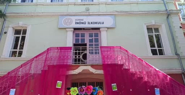Edirne'de öğrenciler karne sevinci yaşadı