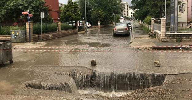 Edirne'de Sağanak Nedeniyle Yol Çöktü