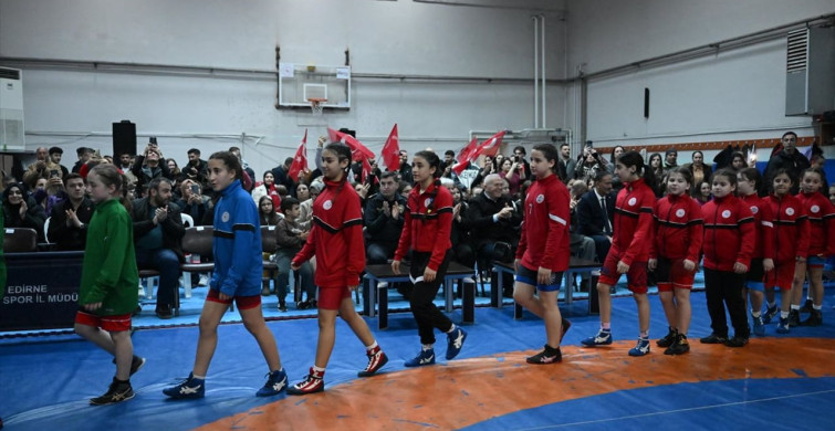 Edirne'de Şehit Polis Nefize Çetin Özsoy Anısına Güreş Şampiyonası Düzenlendi