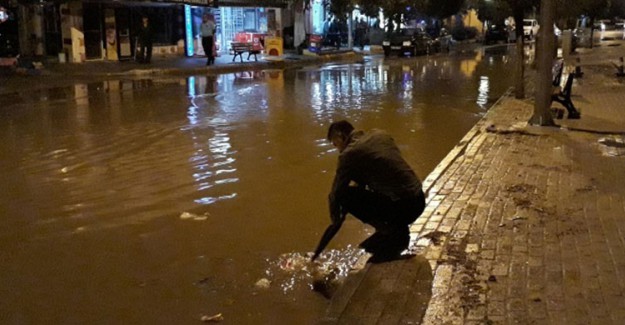 Edirne'de Şiddetli Sağanak Hayatı Felç Etti