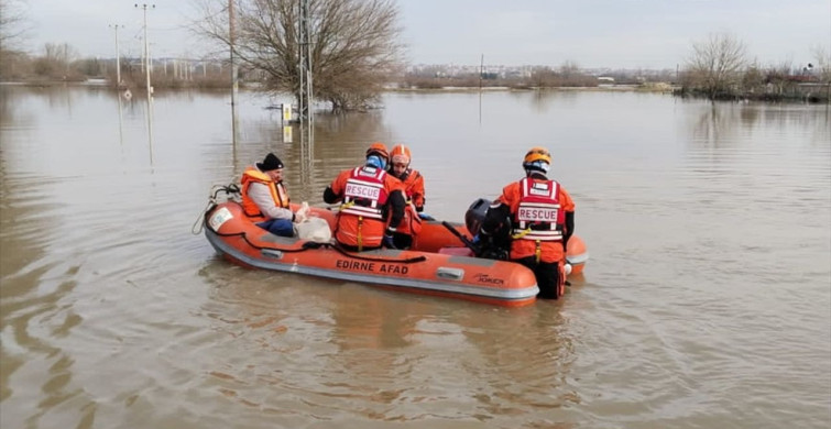 Edirne'de Taşkın Felaketi: 3 Kişi Kurtarıldı