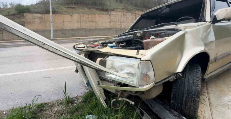 Edirne'de Tofaş Marka Otomobil Kaza Yaptı