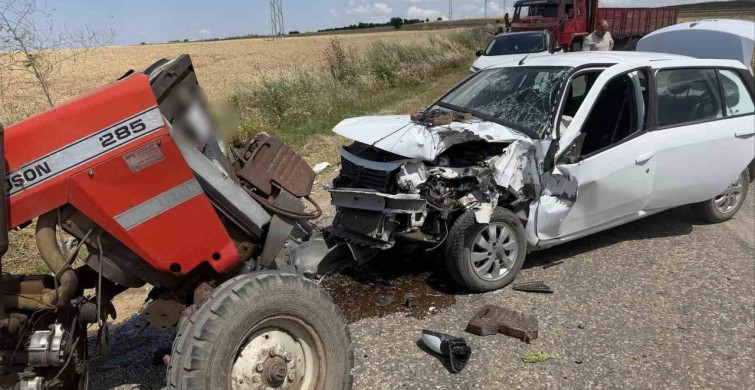 Edirne'de traktör ile otomobil çarpıştı, 2 kişi yaralandı