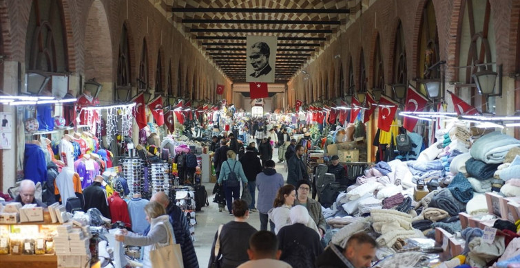 Edirne'deki Tarihi Çarşılarda Bayram Alışverişi Yoğunluğu