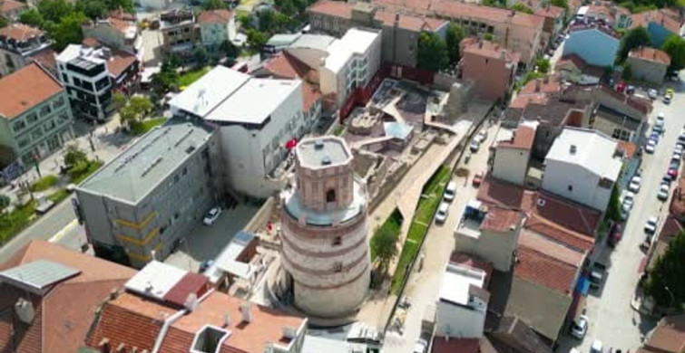 Edirne’nin simge yapılarından Makedonya Eski Saat Kulesi yeniden açıldı