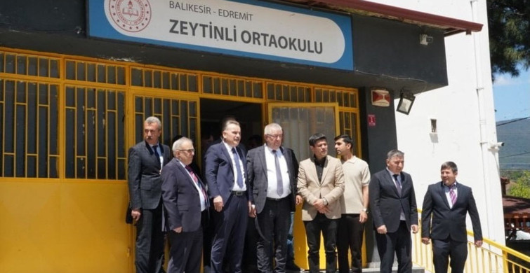 Edremit'te Zeytinli Ortaokulu Kütüphanesi Açıldı