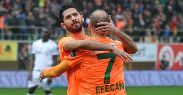 Efecan'dan Flaş Emre Akbaba Açıklaması! 'Fenerbahçe'yi Duyunca Morali Bozuldu'