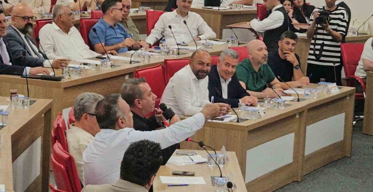 Efeler Belediye Başkanından Özgün Mikrofon Hamlesi