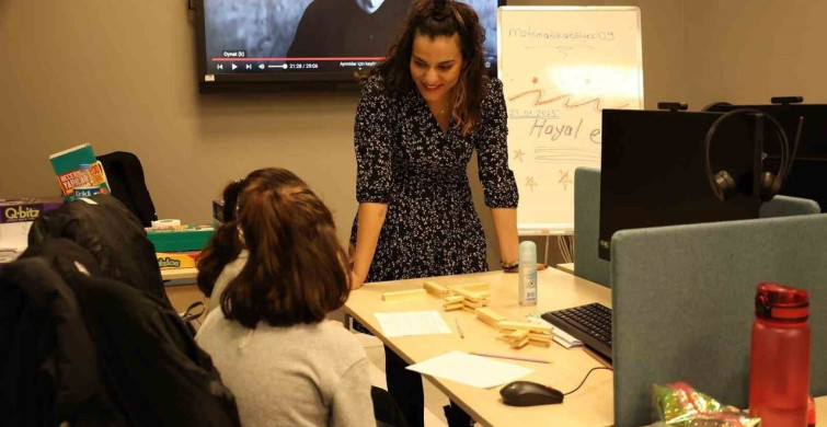 Efeler Belediyesi Dijital Gençlik Merkezi Gençlerin Yeni Buluşma Noktası