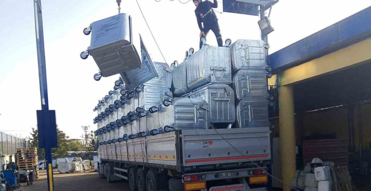 Efeler Belediyesi Yeni Çöp Konteynerlerini Dağıtıyor