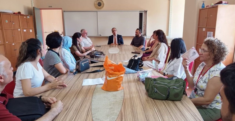 Efeler ilçe milli eğitim müdürü çomruk: hedefimiz değerlerine sahip çıkan nesiller yetiştirmek