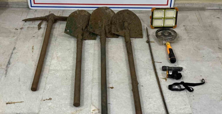 Efeler'de Kaçak Kazı Suçüstü Yakalandı