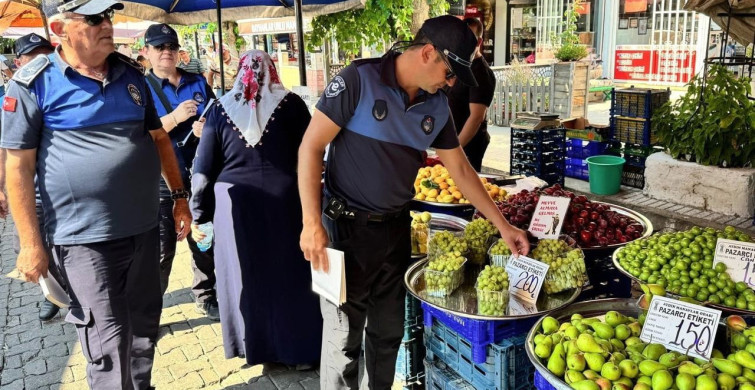 Efeler'de pazarlarda etiket ve fiyat denetimi yapıldı
