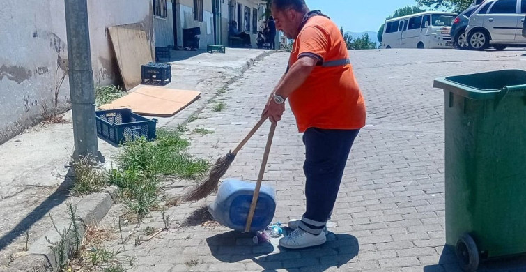 Efeler’de temizlik çalışmaları devam ediyor